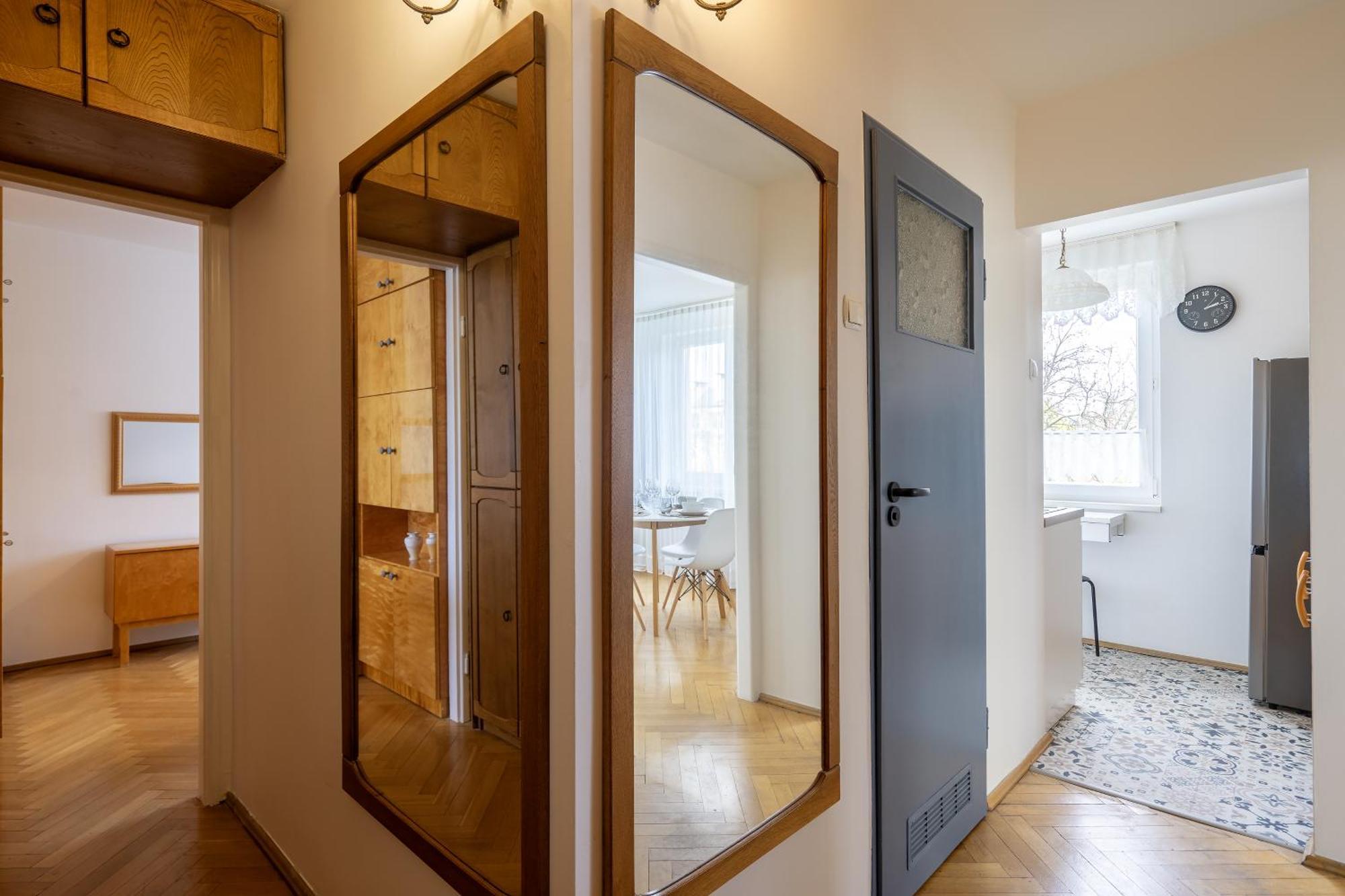 Apartment 20 *